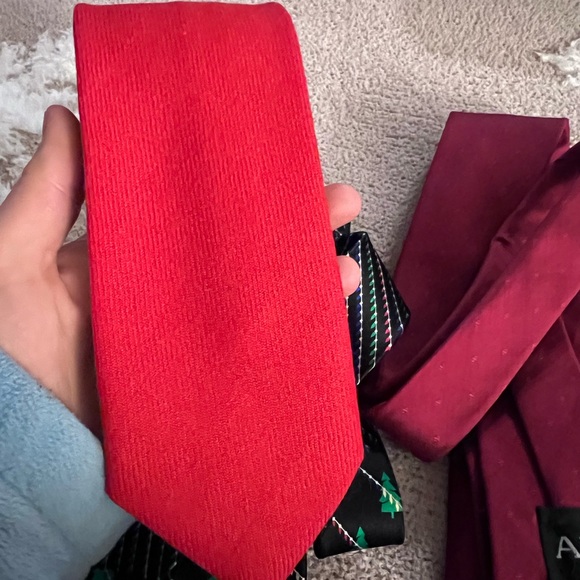 🎄BUNDLE of 3 Holiday Ties - Picture 7 of 8